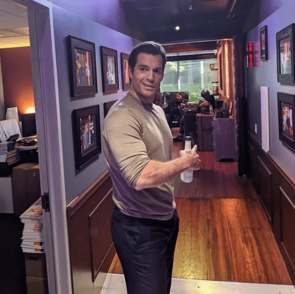 Fotos de cortes de pelo clásicos Henry Cavill look