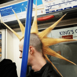 Los mejores peinados con cresta para hombre infinita con pinchos