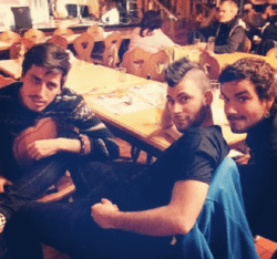 Los mejores peinados con cresta para hombre punk rock