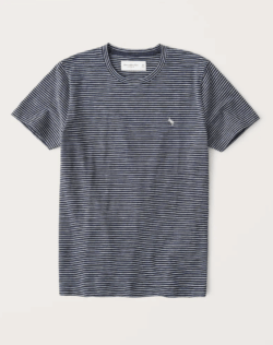 Las Rebajas en Abercrombie para Verano camiseta logo relieve