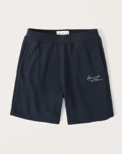Las Rebajas en Abercrombie para Verano short logo texto