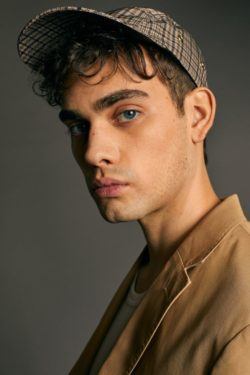 Catálogo H&M Otoño Invierno Edition by Héctor Bellerín gorra estampada