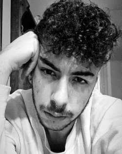 ¿Cómo hacerse una permanente en casa? Corto