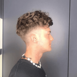 ¿Cómo hacerse una permanente en casa? Con undercut