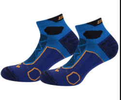 Catálogo Rebajas Alcampo Primavera Verano calcetines técnicos Joma