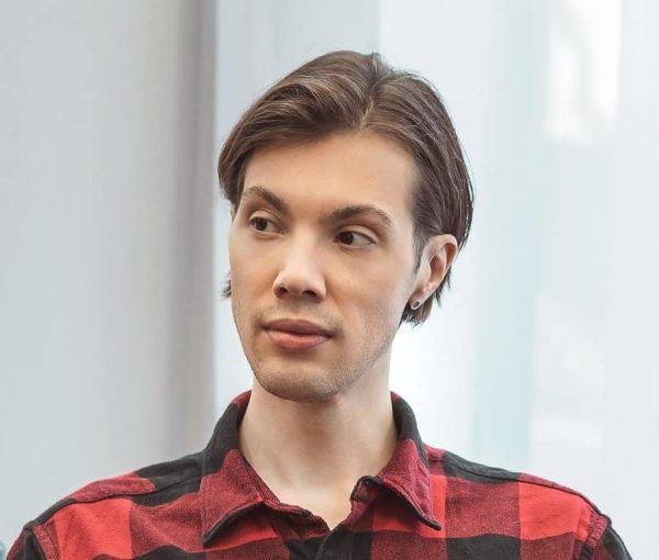 Cortes de pelo cara alargada para hombre Corte largo con raya en medio