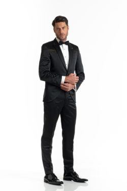 Trajes negros para novio esmoquin