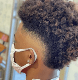 Cortes de Pelo para Adolescentes rizado mohicano