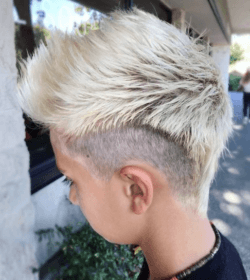 Cortes de Pelo para Adolescentes undercut tinte pollo