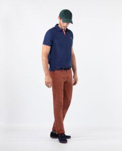 El catálogo de El Ganso para hombre Otoño Invierno pantalón chino naranja quemado