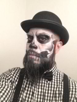Fotos con ideas de maquillaje halloween de hombre con barba FOTOS catrina