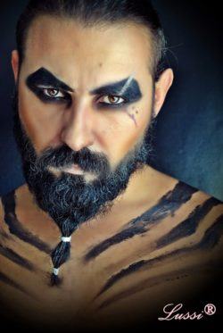 Fotos con ideas de maquillaje halloween de hombre con barba FOTOS khal drogo